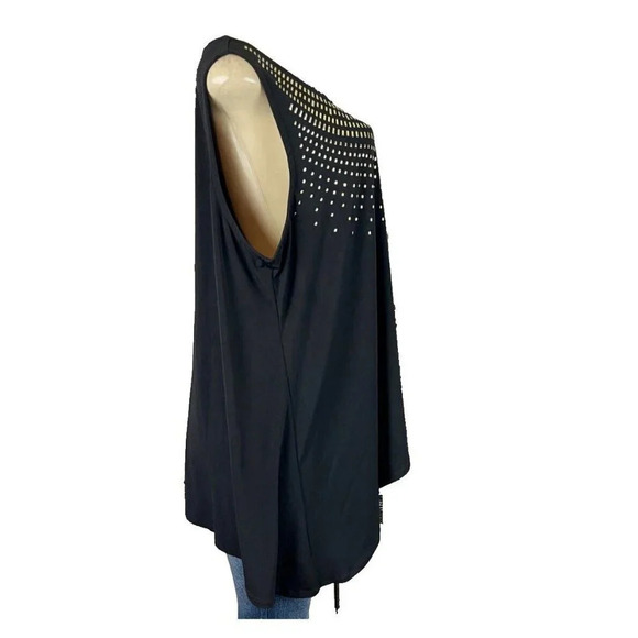 Chelsea & Theodore Plus 3X Black Metallic Studded Scoop Neck Hanky Hem Tank Top - Picture 3 of 6